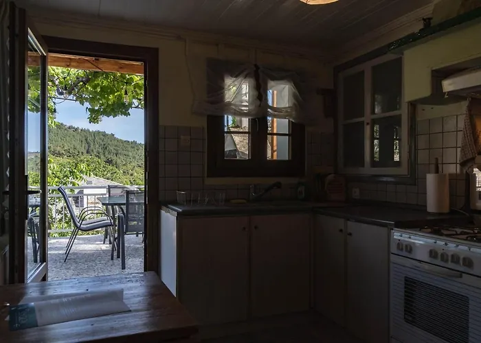 Feriehus Nerida's-traditional 3 Bedroom Townhouse-bbq-view
